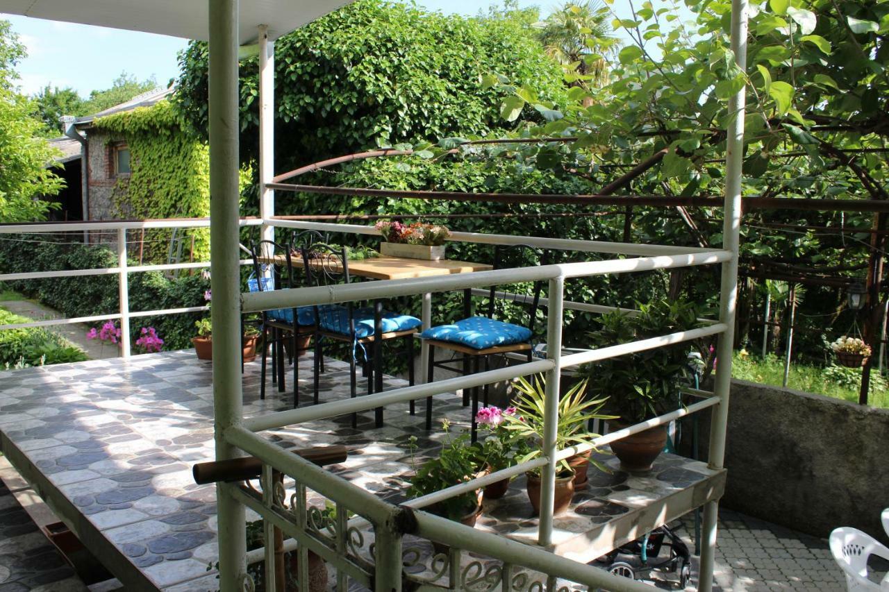 לאגודחי La Deka Guesthouse מראה חיצוני תמונה
